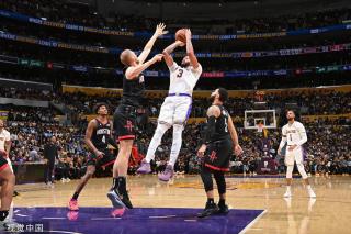 队内年轻球 队内年轻球