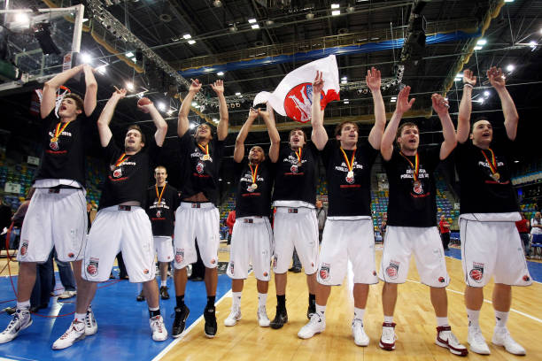 并在欧洲巡 并在欧洲巡