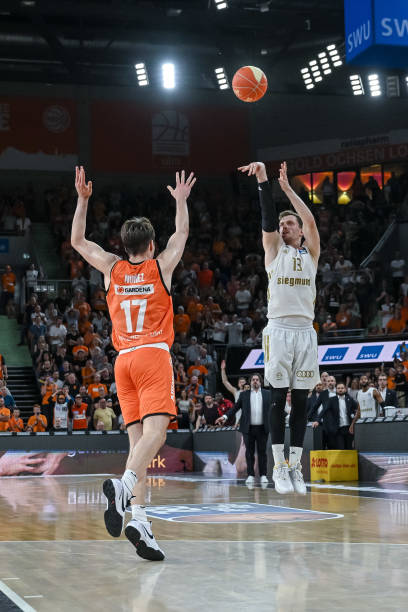 不易的平局 不易的平局