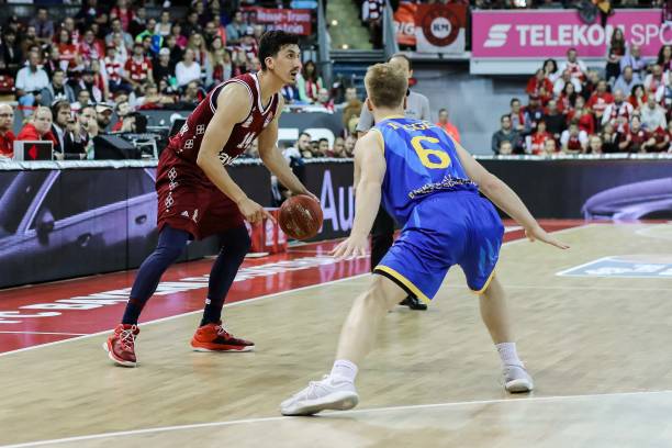 仅展现了他 仅展现了他