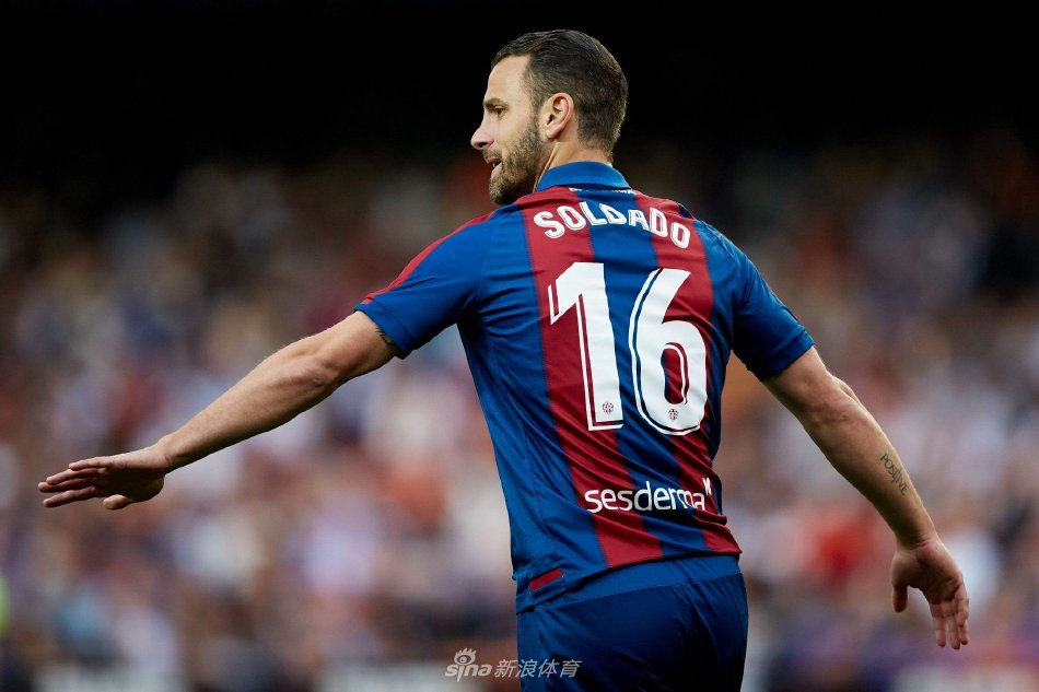 微弱的领先 微弱的领先